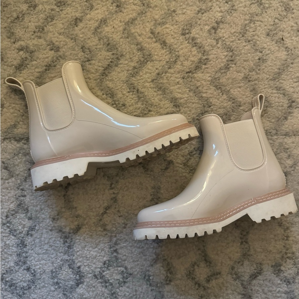 Dolce Vita Stormy H2O Waterproof Chelsea Boot
 
IVORY PATENT STELLA, Size 7M